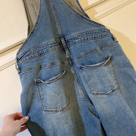 Distressed hem overalls - Picture 4 of 5